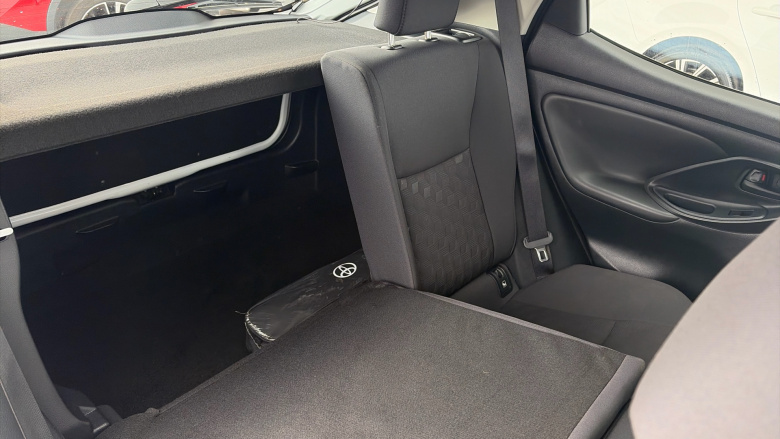 Toyota Yaris 1.5 Hybrid Icon 5dr CVT Hybrid Hatchback